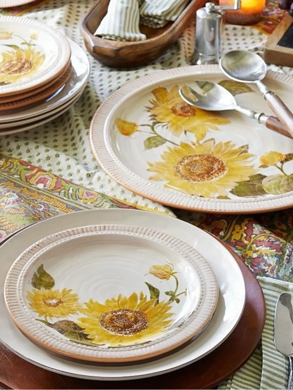 Pottery Barn **SET OF 4** Sunflower Luncheon Dinner Plates 9.5” Hand-Painted